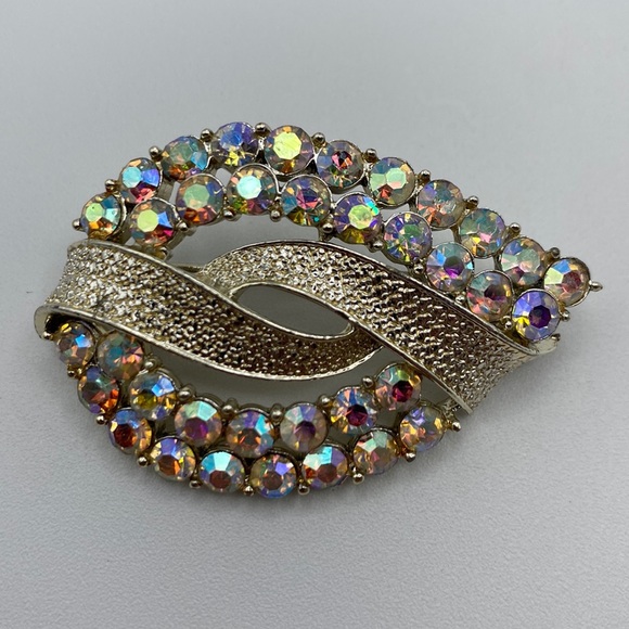 Coro Jewelry - Vintage Coro Aurora Borealis Rhinestones And Gold Brooch